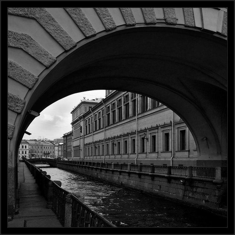 Знакомый питерский геометрический этюдphoto preview