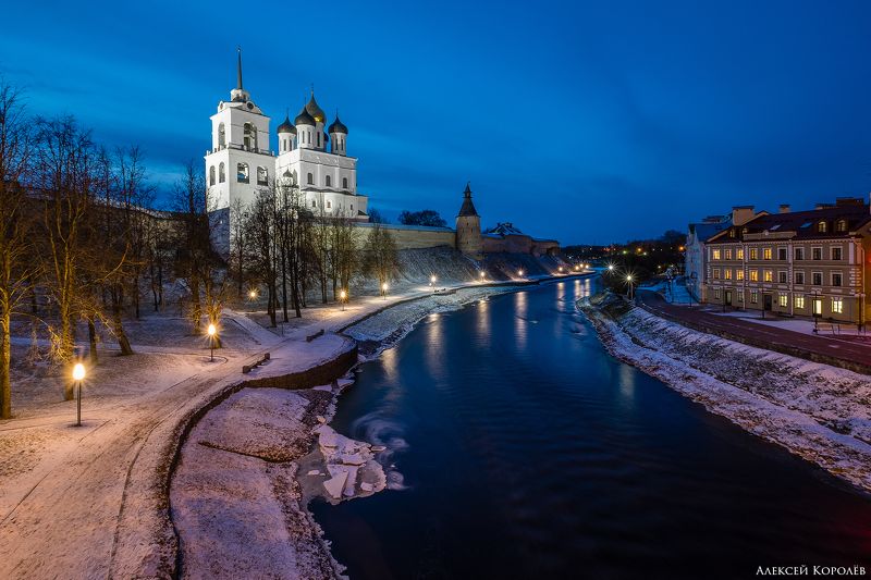 псков, россия, город, архитектура, зима, снег, сумерки, кремль, крепость, река, pskov, russia, city, architecture, winter, snow, twilight, kremlin, fortification, river Вечерний Псковphoto preview