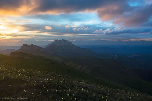 Закатные краски Кавказа