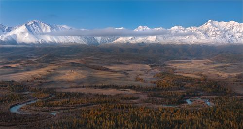 А мимо проплывали облака ...