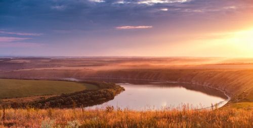 В золотых лучах заката