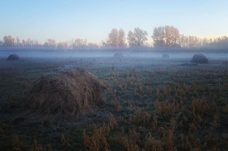 осень, стога, туман, рассвет осенью веетphoto preview