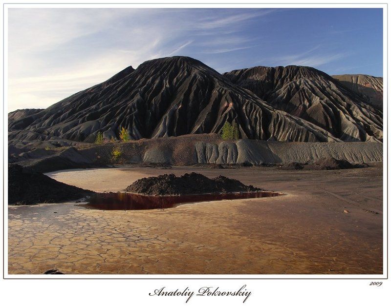 Медленно высыхающие озёра скупых кровавых шахтёрских слез.photo preview