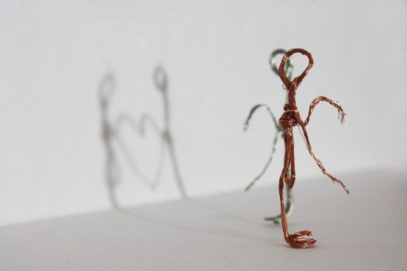 человечки, проволока, тень, сердце, любовь Любовьphoto preview