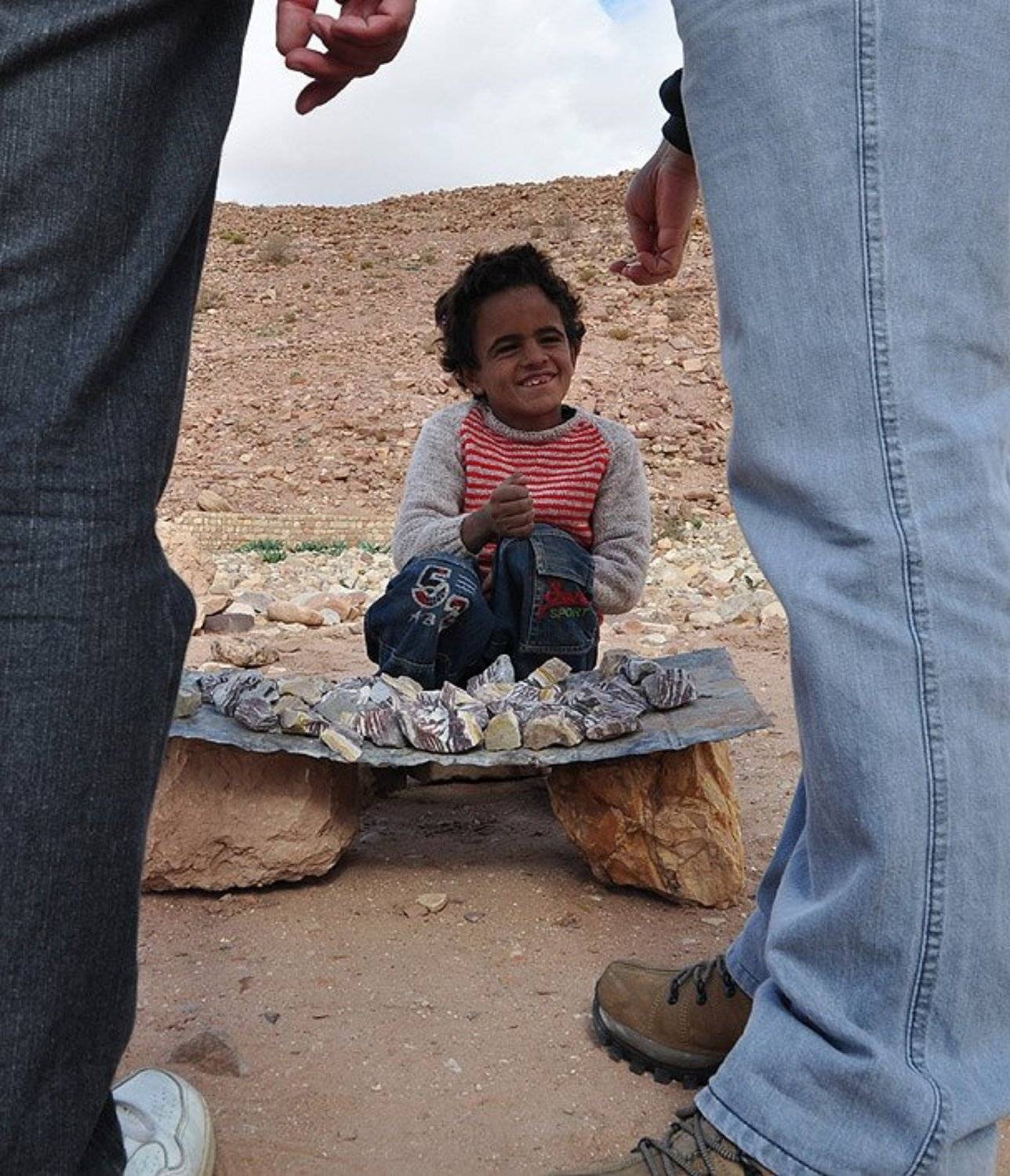 полдинара за камень!? - не смеши дядя!. Автор: борис ташлицкий петра-фото, борис ташлицкий