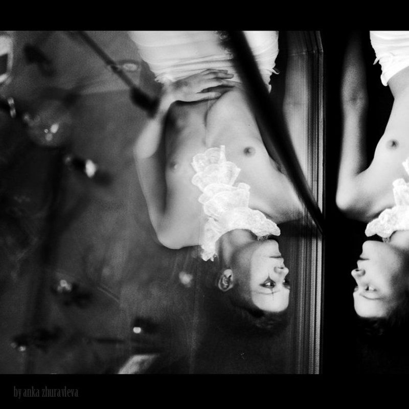 being reflected. clownphoto preview