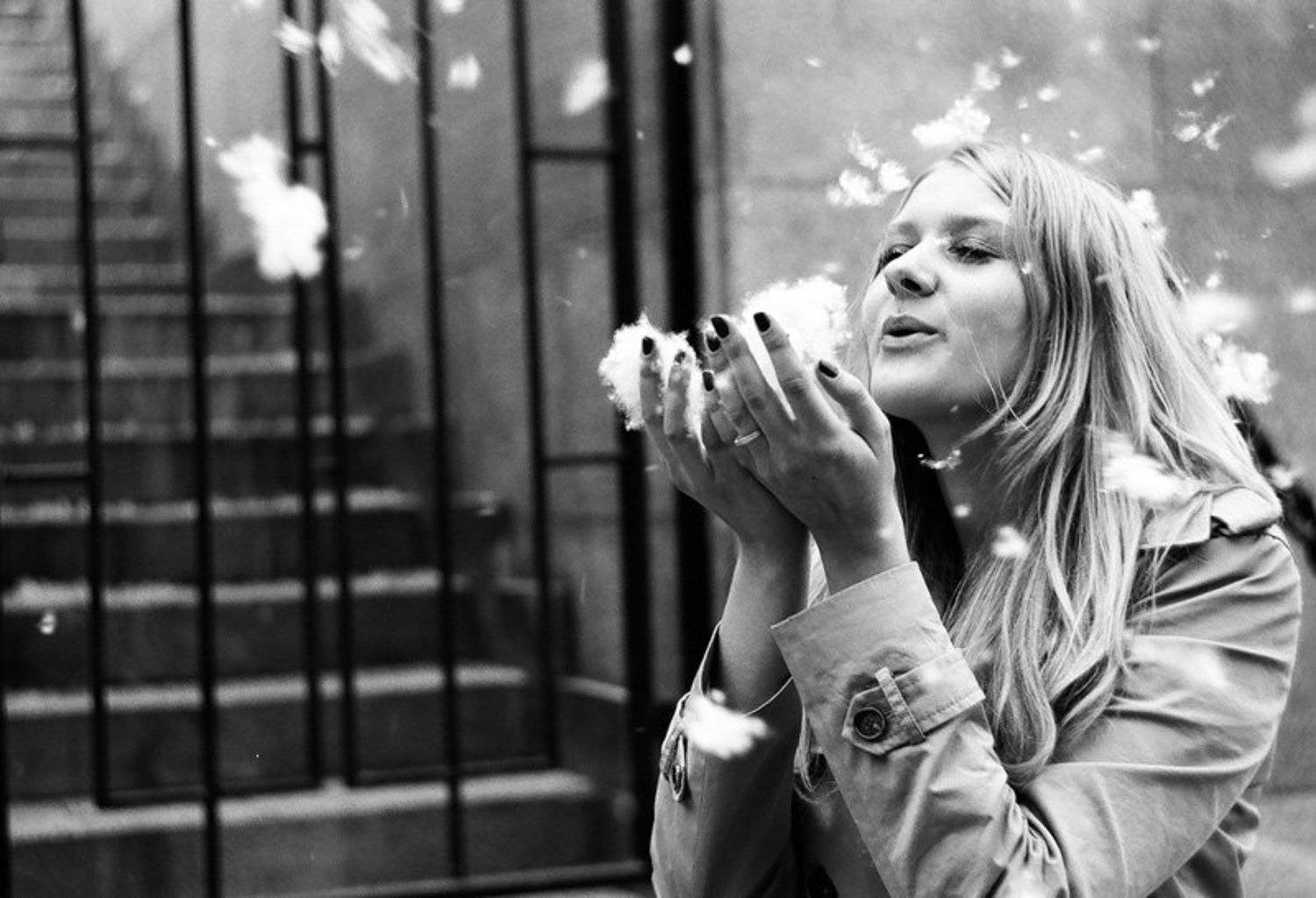 тополиный пух, девушка, портрет, пленка, зенит, чб, stereophoto