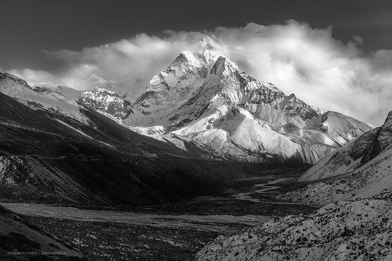 непал,гималаи,катманду,эверест,горы,небо,облака,непальский,культура,буддизм,каникулы,туризм,nepal,himalayas,everest,kathmandu,mountains,sky,clouds,everestbasecamp,culture,buddhism,holiday,nepali,tourism,siberiantrip_ru Чёрно-белые Гималаиphoto preview