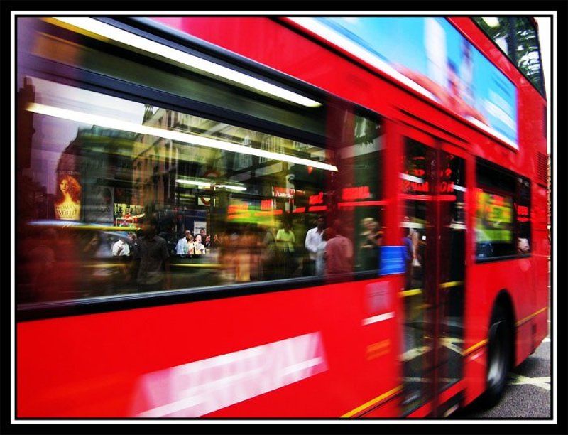 автобус, отражение Суета-суетphoto preview