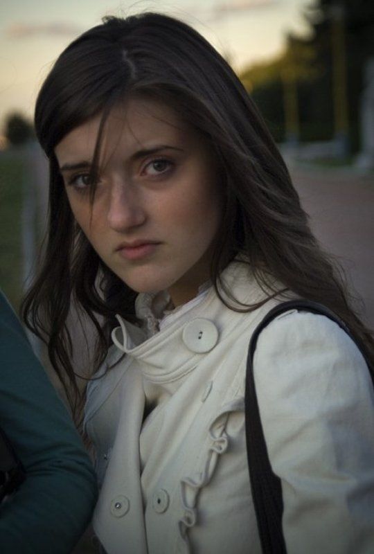 Портрет девушки. Даше просто холодно.photo preview