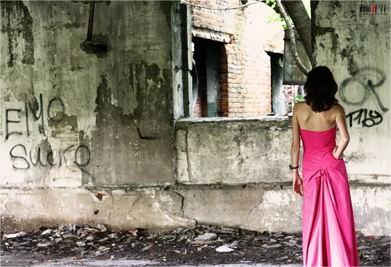 girl, pink, albina, window, розовый, девушка, разруха EMO Su.... или розовый гламурчикphoto preview