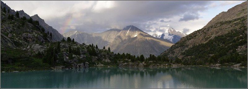 Панорама с маленькой радугой