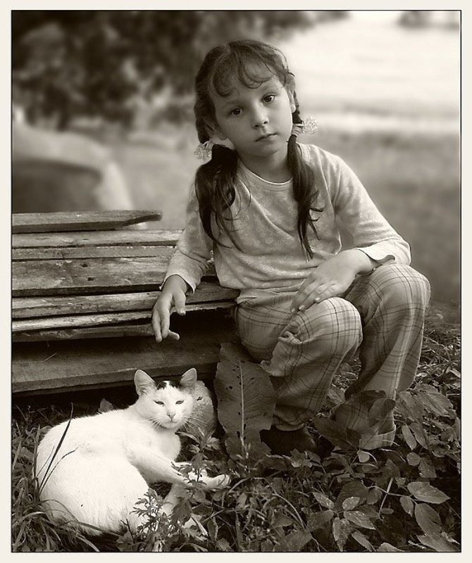 ульяна, девочка, кошка Ульяна и кошкаphoto preview