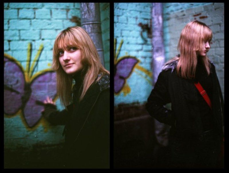 девушка стена граффити ***photo preview