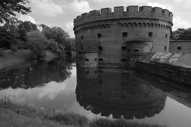 калининград, форт, верхнее озеро Башня Донаphoto preview