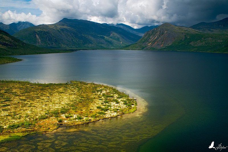 Озеро Джека Лондона с высоты птичьего полетаphoto preview