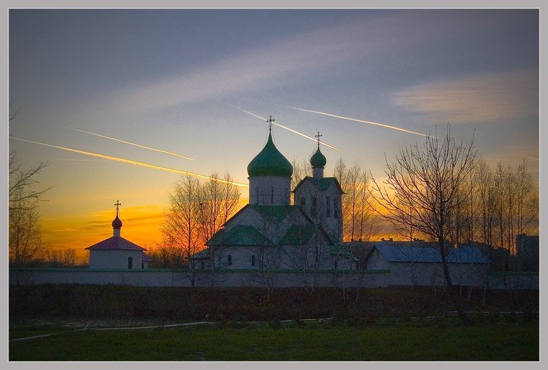 город,осень,закат В лучах закатных...photo preview