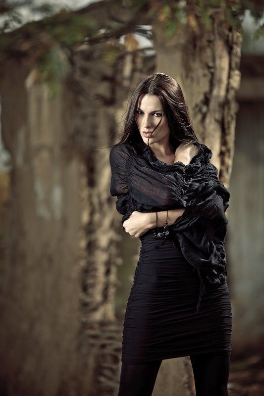 темная...photo preview