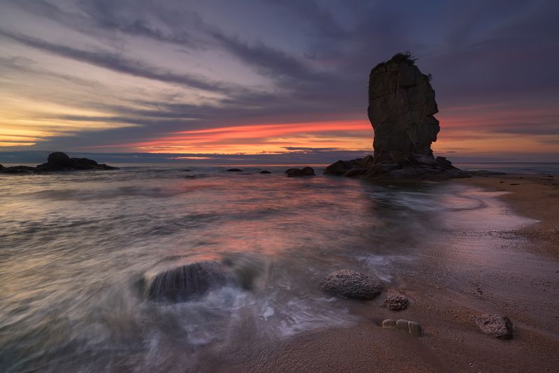 Японское море и камни в закате...photo preview