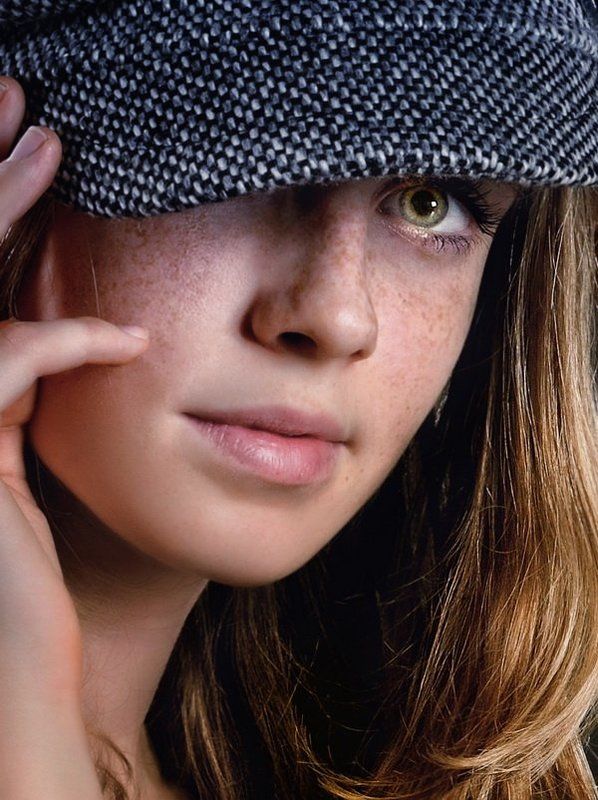 веснушки, девушка, солнце, улыбка, портрет, рыжая, майкоп,кепка в цветеphoto preview