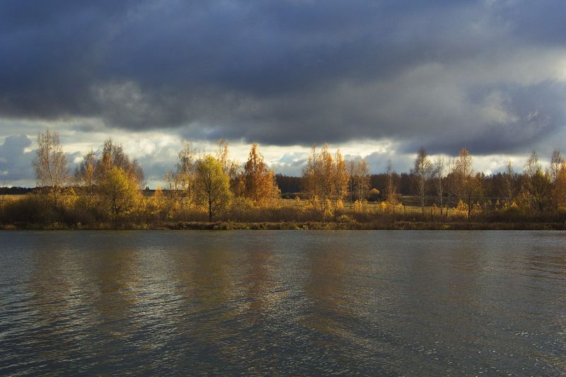 Пейзаж,золотая осень река photo preview