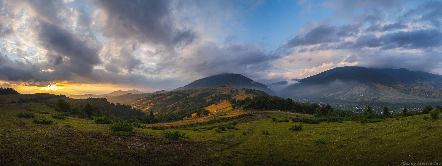  	горы, закат, Карпаты, облака, свет, панорама,, Алексей Медведев