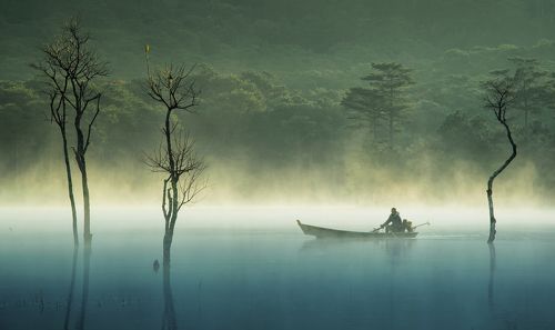 New day at Tuyen Lam lake
