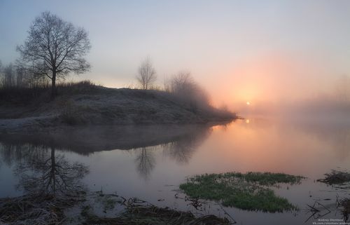 Прохладным, апрельским утром.