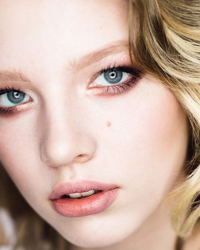 MAKEUP