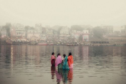 Women on ganges