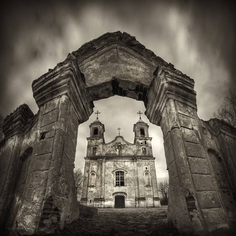 | PORTAL OF SORROW |. Автор: Dmitry Apalikov ворота, брама, беница, костел, apalikov, апаликов, Dmitry Apalikov