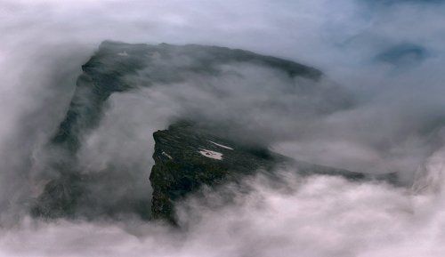 ГДЕ СКАЛЫ ВЕТРАМ НЕ ПОМЕХА ,,,,,