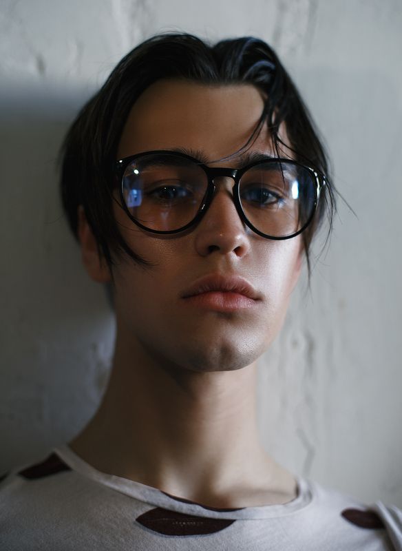 portrait,male,glasses Bogdanphoto preview