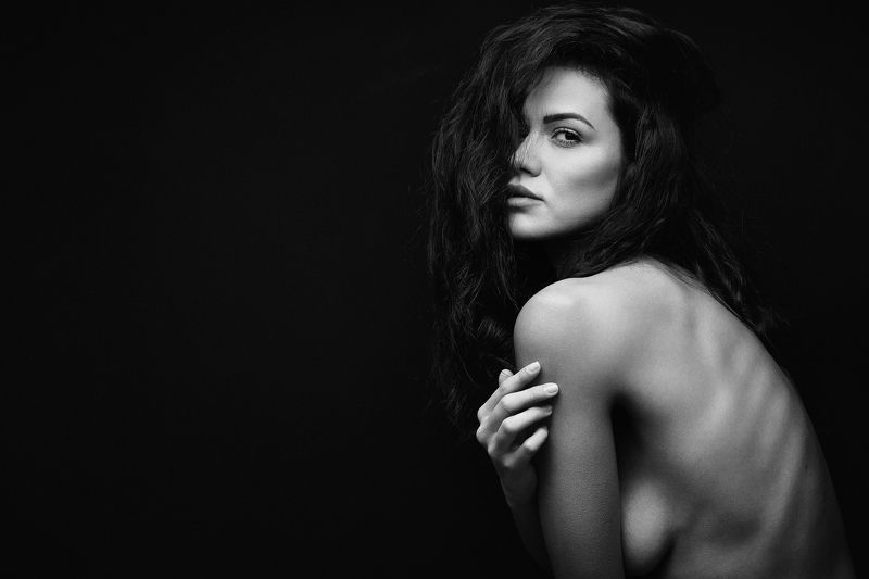 #b&w #blackandwhite, #sensual, #portrait #onelight #studio #beautiful #girl Sensual portrait of Deniphoto preview