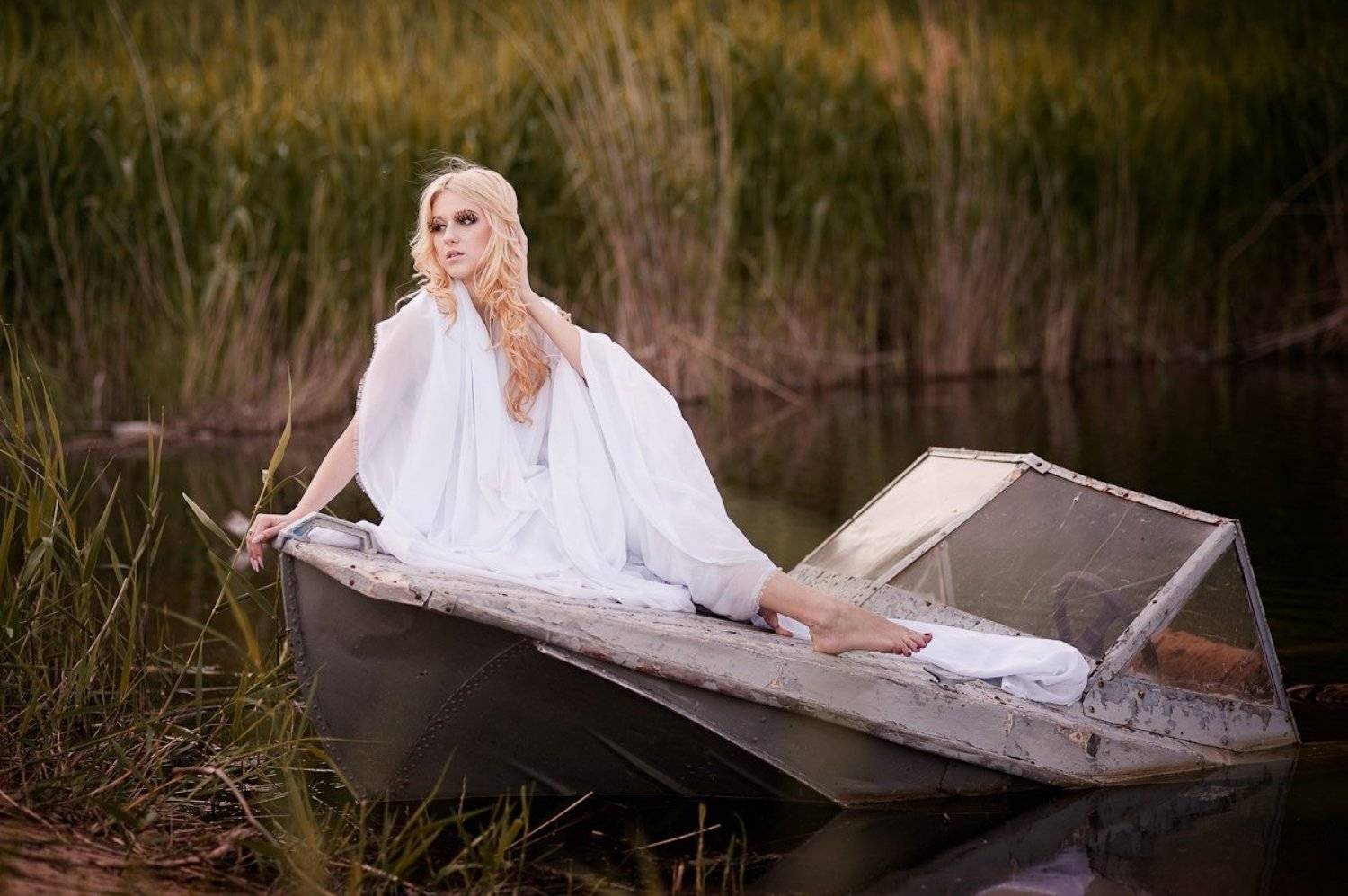 Сирена. Автор: Ростислав Росицкий девушка, лодка, пленэр, гламур, Ростислав Росицкий