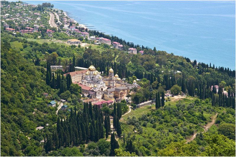 Абхазия.Мужской монастырь Новый Афонphoto preview