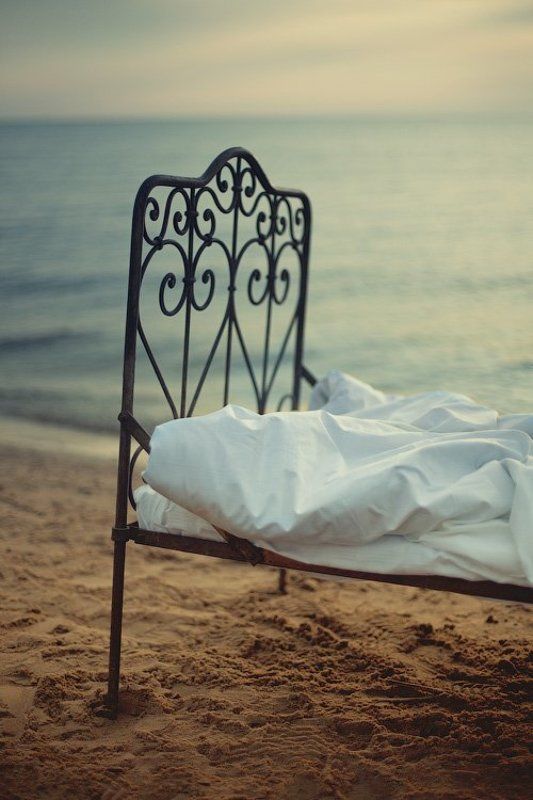 портрет, кровать, женщина, ладожское озеро, утро, берег, вода, волна, небо, dyadyavasya photo preview