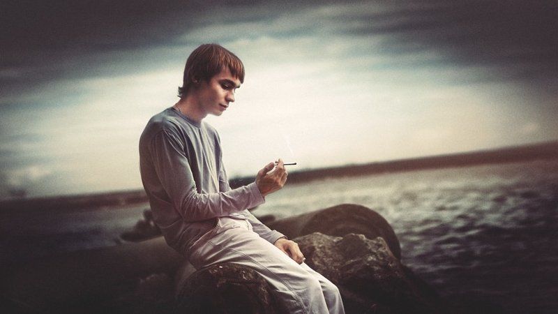 сигарета, парень, рыжий, камни, трубы, море, sea, industrial, stones, smoke, guy, red-haired photo preview