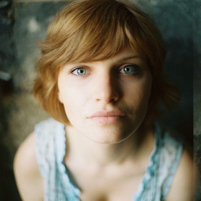 девушка, портрет, 6х6 photo preview