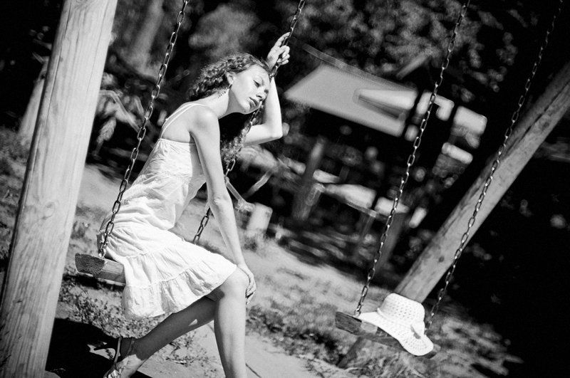 чб, жанровый портрет, девушка, одиночество photo preview