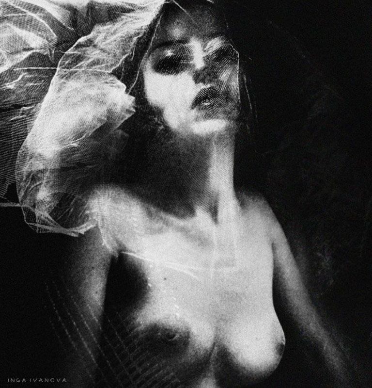 girl,emotive,nude photo preview