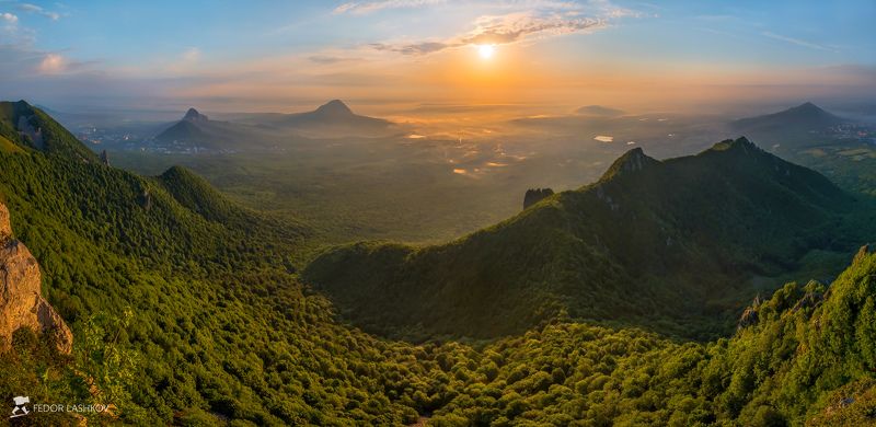 Спящий динозаврphoto preview