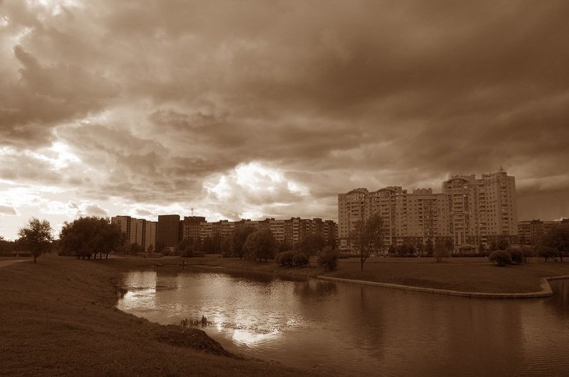 город,небо,облака,пруд, Свинцовый наполнитель небаphoto preview