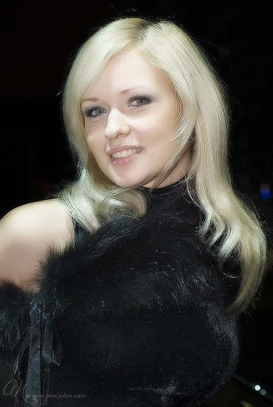 девушка,блондинка,бархат,мех Блонди.... и бархатphoto preview