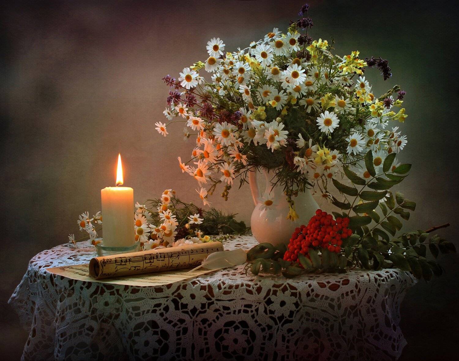 Догорает мелодия лета.... Автор: Ковалева Светлана натюрморт, осень, букет, ромашки, свеча, ноты, Ковалева Светлана