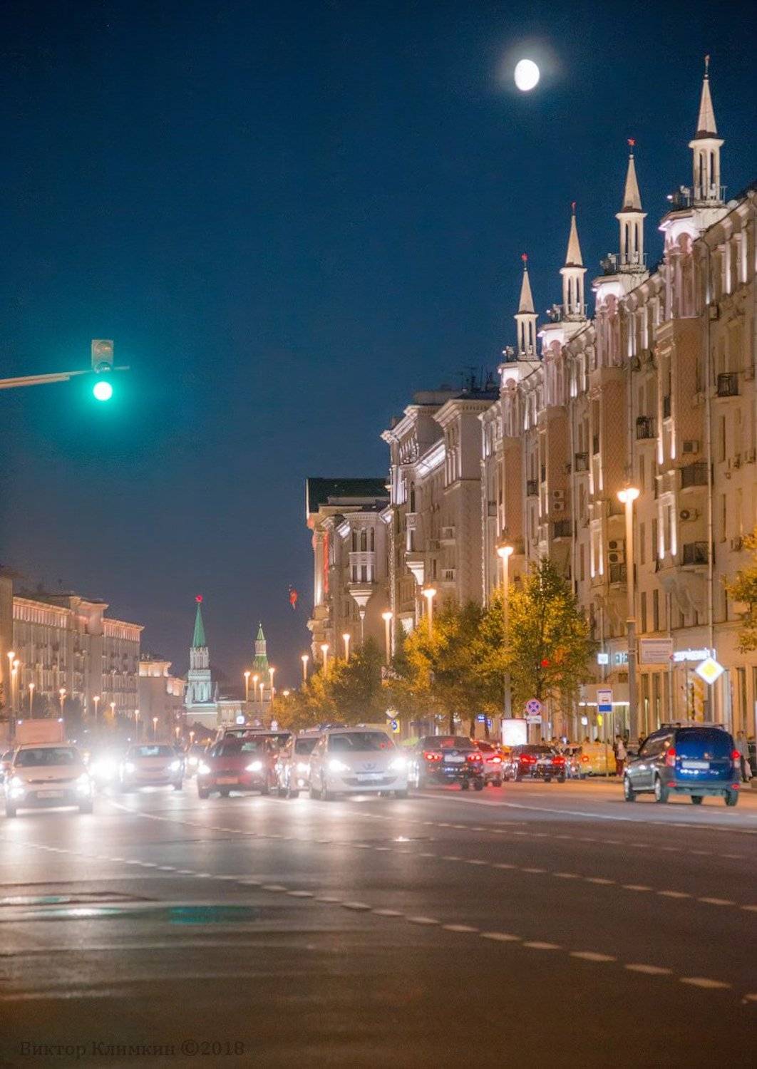 Тверская. Автор: Виктор Климкин москва, тверская, улица, вечер, светофор, машины, Виктор Климкин