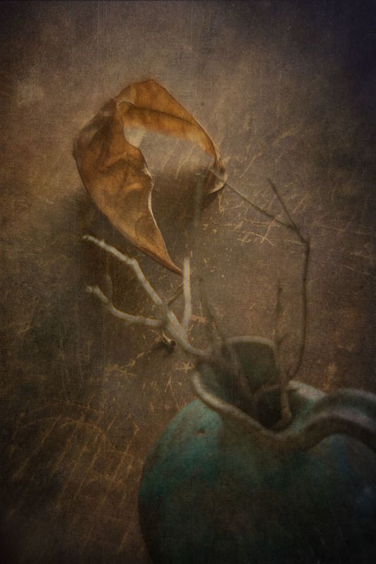 лист, осенний, желтый, кувшин, стол, деревянный, осень Осеннее настроениеphoto preview