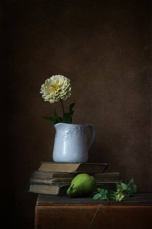 Этюд с зеленой грушей. Автор: Курочкина Диана натюрморт, груша, цветы, Курочкина Диана