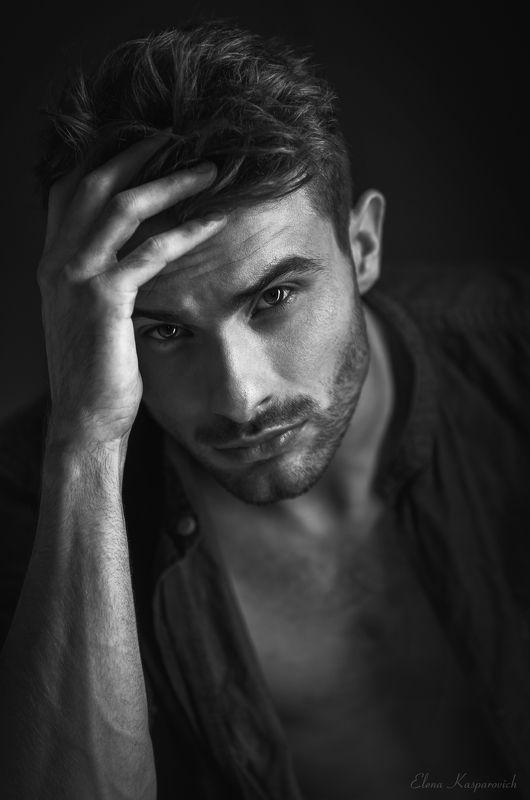 мужской портрет photo preview