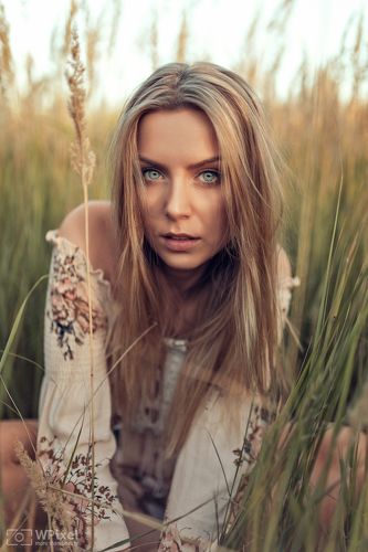 women by wpixel (More Than Beauty)